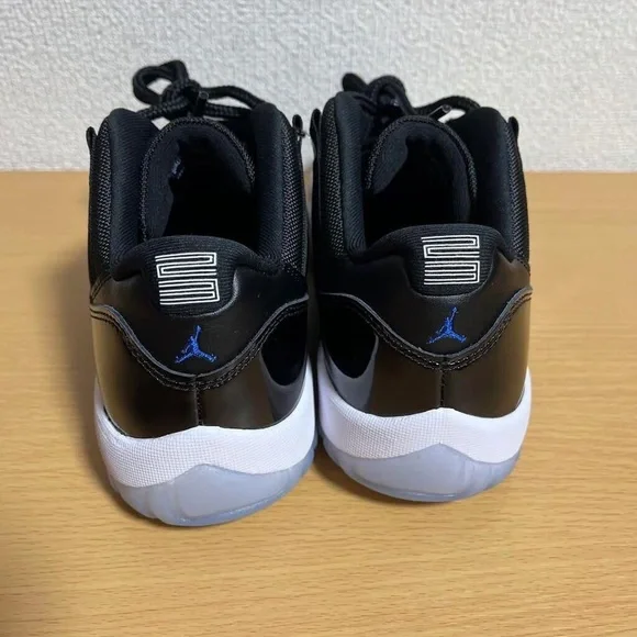 Nike Air Jordan 11 Retro Low - Picture 3 of 4